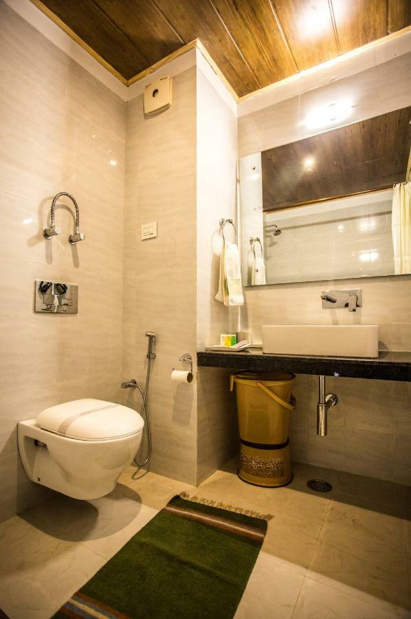Pashmina Hotel Manāli Buitenkant foto